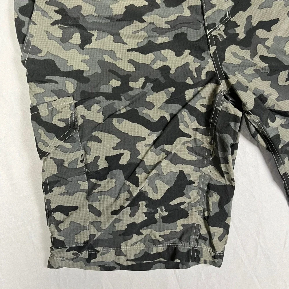 Columbia Youth Boys Cargo Shorts Size S 6/7 Gray Camo Mesh Lined AM4723